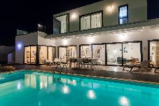 Villa in Corralejo - azul/ Waikiki